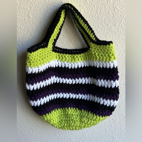 Crocheted Hand Bag ✨ - Picture 10 of 10